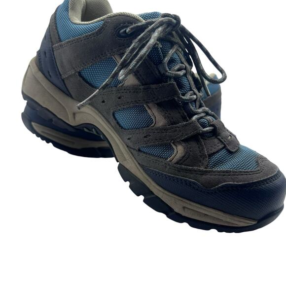 L.L. Bean Women's Size 8.5 Waterproof Outdoor Sneaker #0368 - Picture 3 of 15